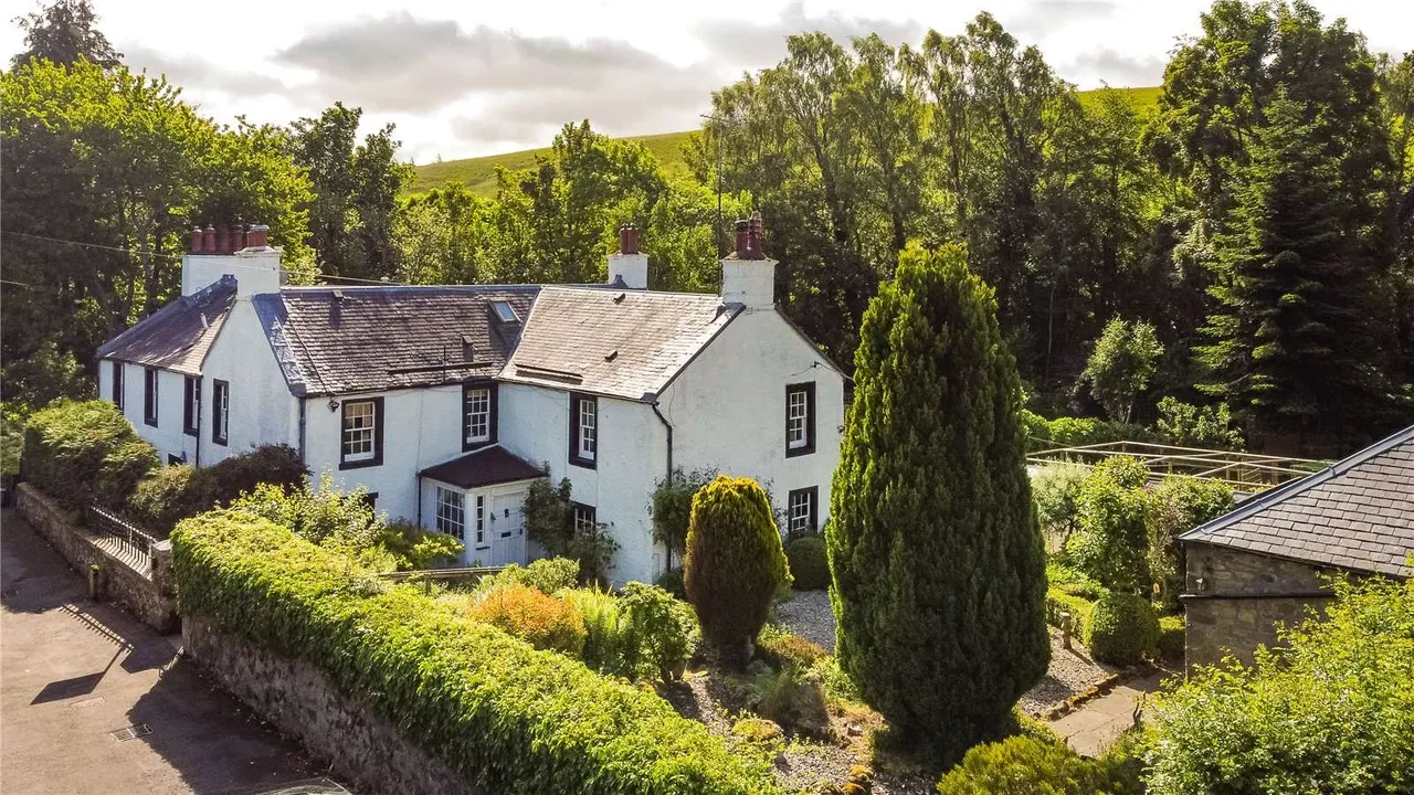 Falaburn House, Fala Dam, Pathhead, Midlothian, EH37 5SU, photo 2