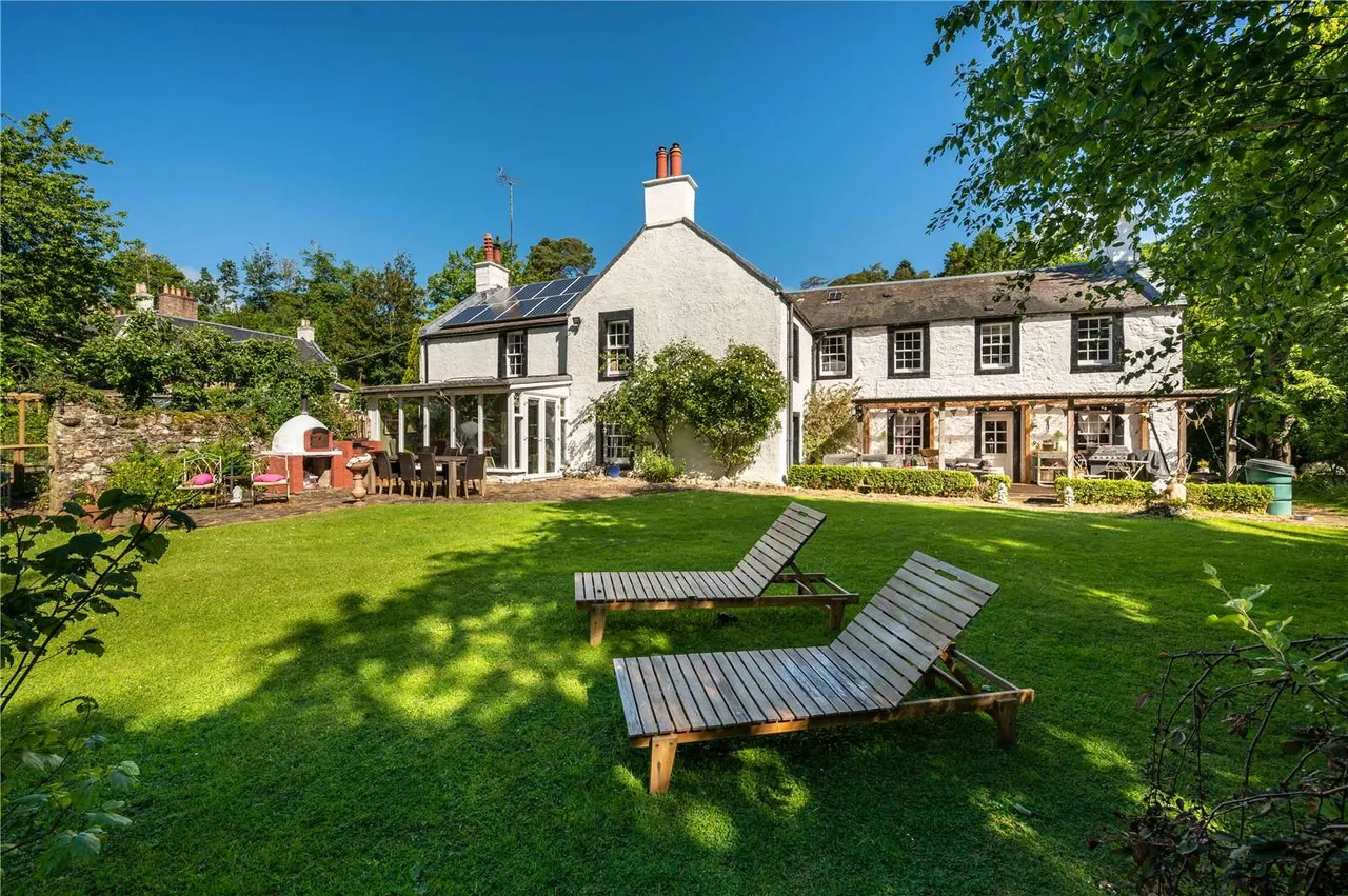 5 bed house for sale — Falaburn House, Fala Dam, Pathhead, Midlothian, EH37 5SU