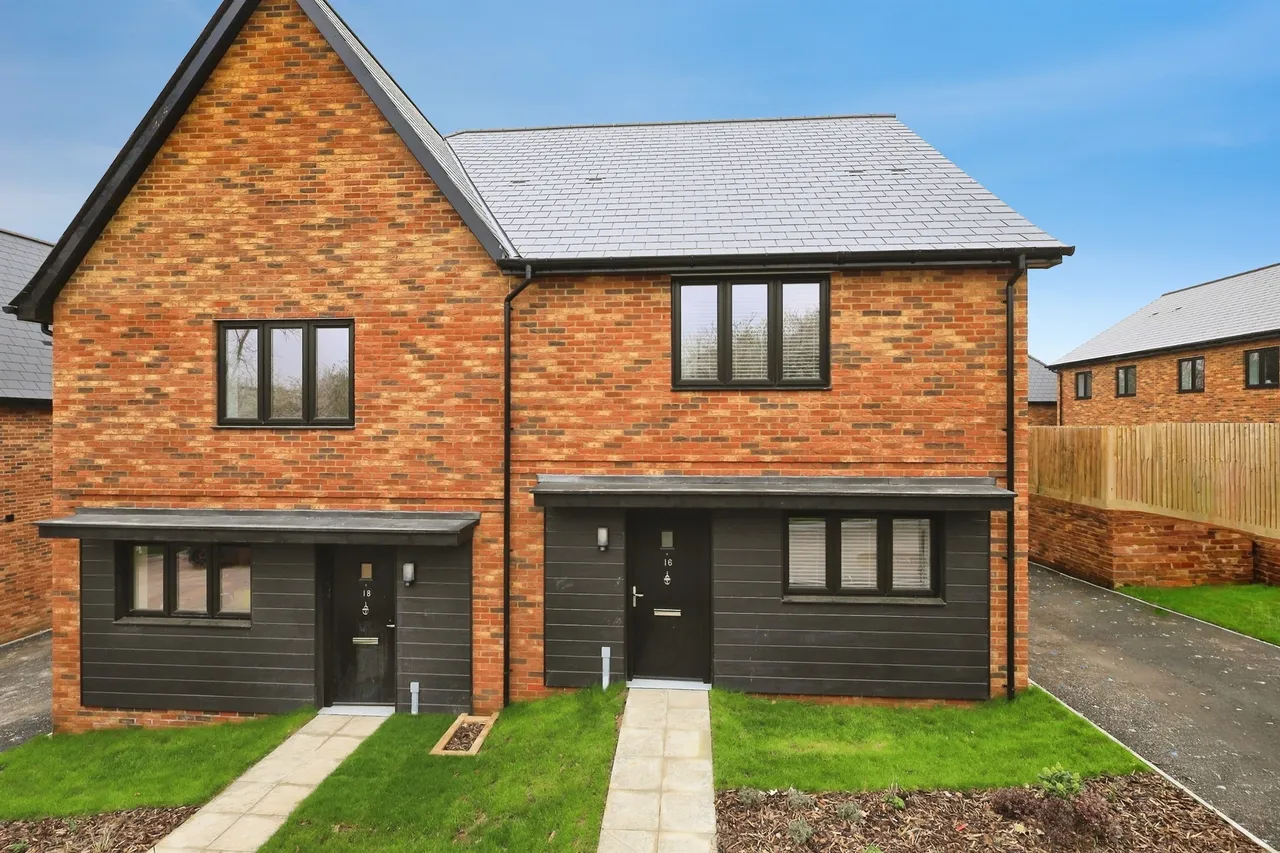 3 bed house for sale — Farm Field Place, Herstmonceux, Hailsham
