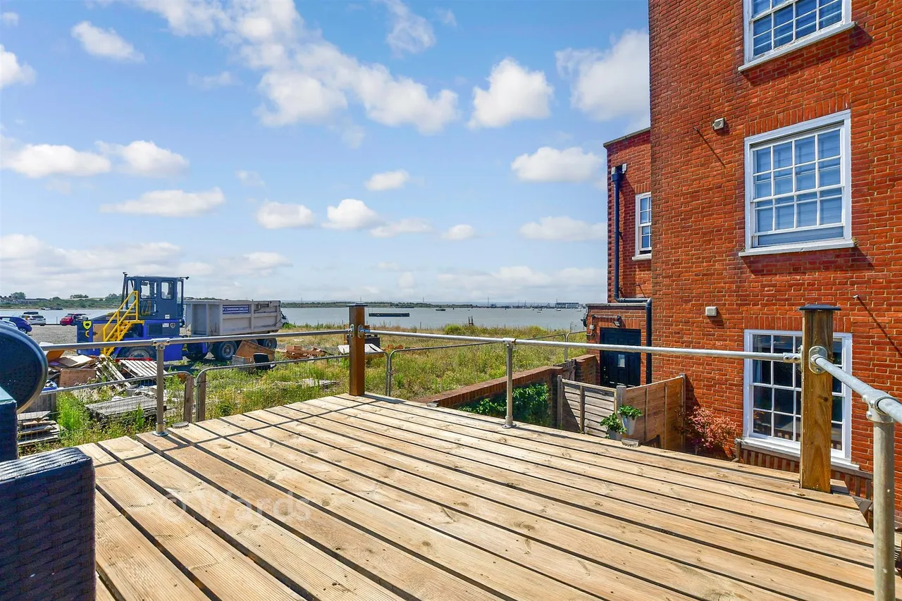 West Street, Queenborough, ME11, photo 11