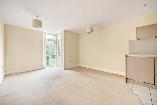 Kerr Place, Aylesbury, HP21, photo 2