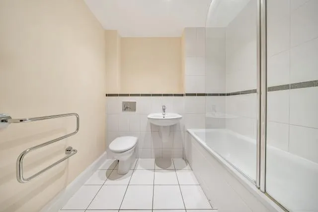 Kerr Place, Aylesbury, HP21, photo 8