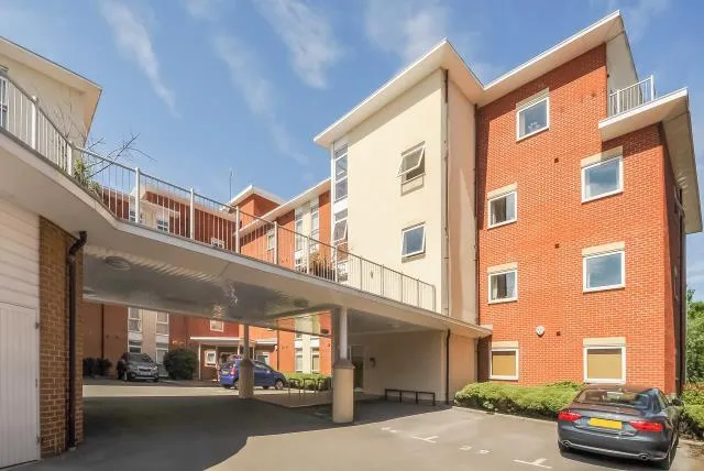 Kerr Place, Aylesbury, HP21, photo 11