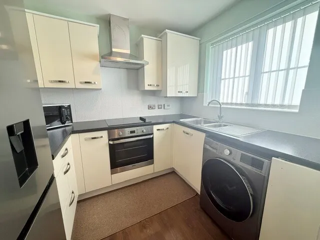 Barn Croft Road, CW1, photo 5