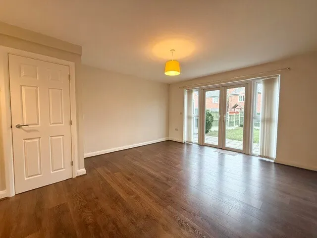 Barn Croft Road, CW1, photo 3