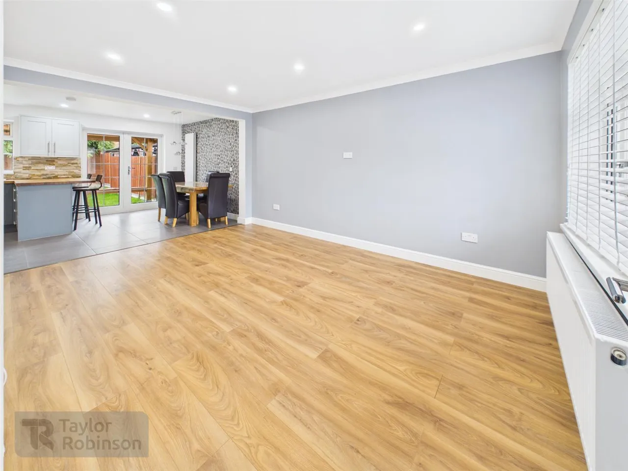 St Hildas Close, Pound Hill, RH10, photo 5