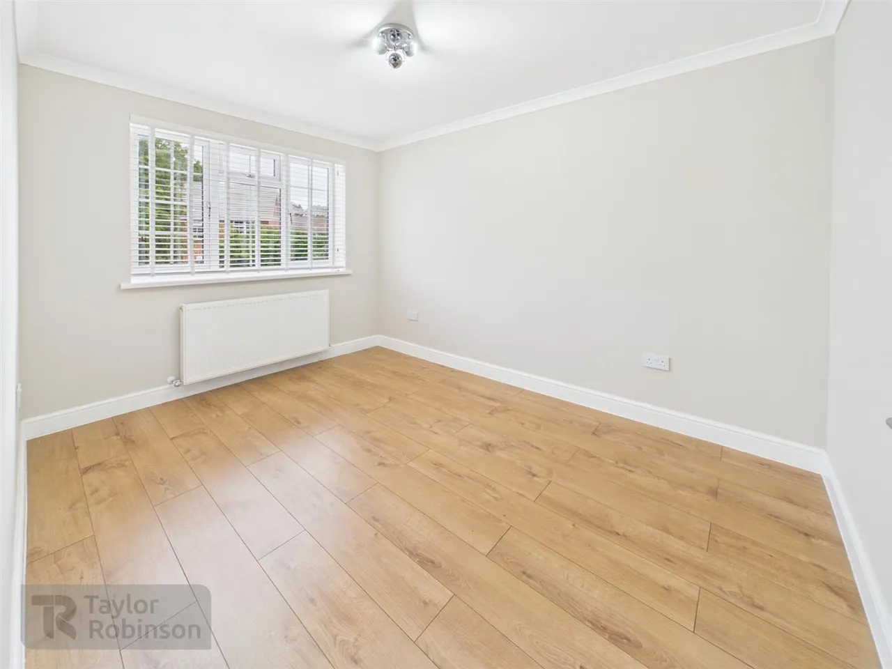 St Hildas Close, Pound Hill, RH10, photo 13