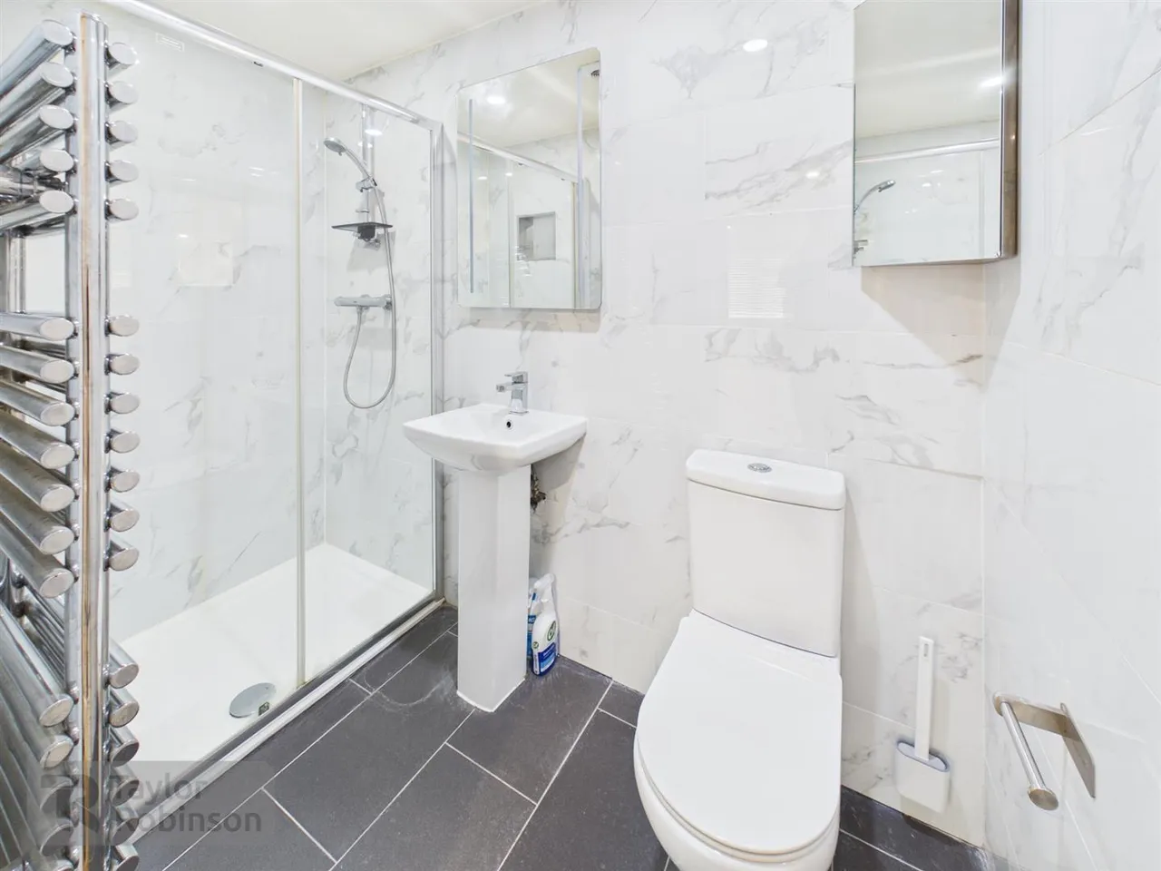 St Hildas Close, Pound Hill, RH10, photo 9