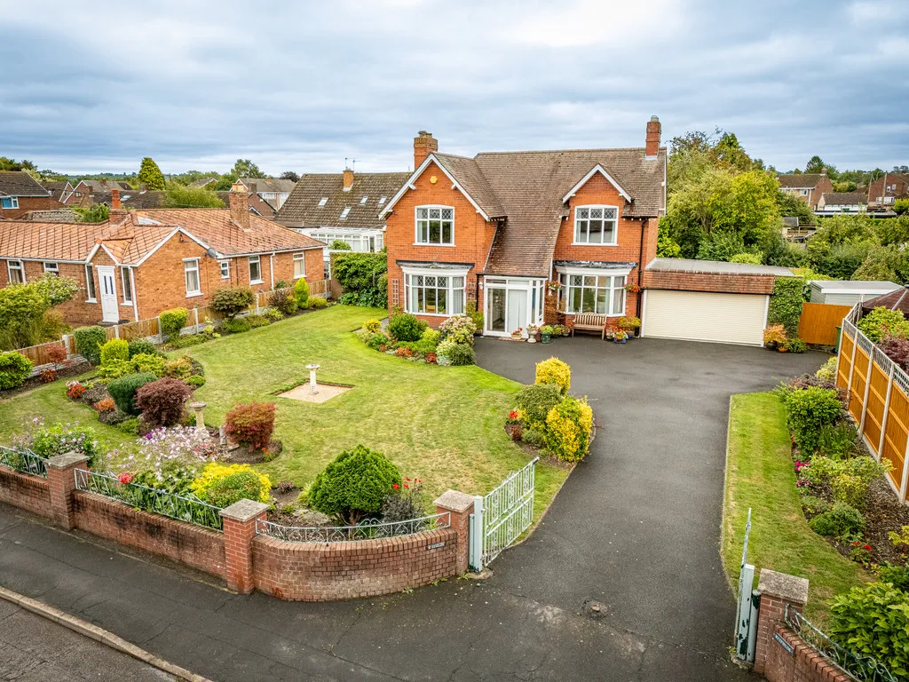 3 bed house for sale, Wellington Road, Muxton