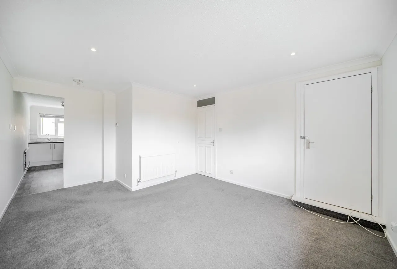 Plesman Way, Wallington, SM6 9NB, photo 3
