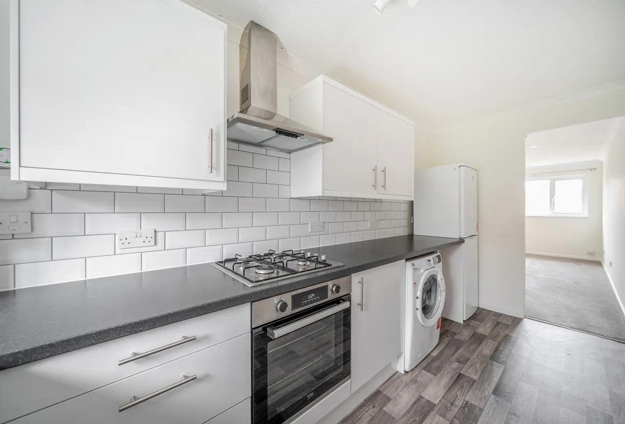 Plesman Way, Wallington, SM6 9NB, photo 2