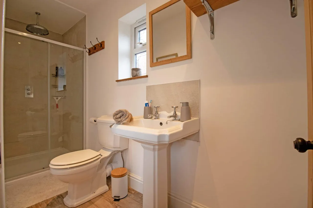 Flixborough Road, Burton-Upon-Stather, DN15, photo 8