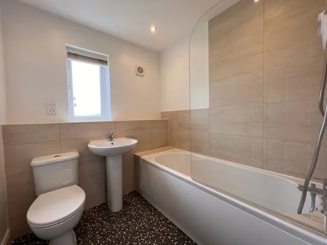 Broadway, Yaxley, PE7, photo 14