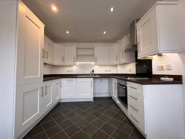 Broadway, Yaxley, PE7, photo 5