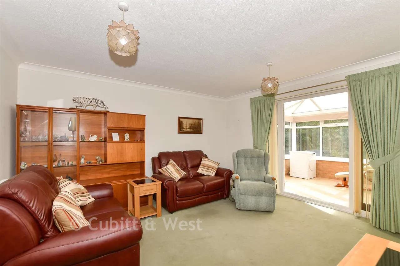 Oliver Close, Crowborough, TN6, photo 4