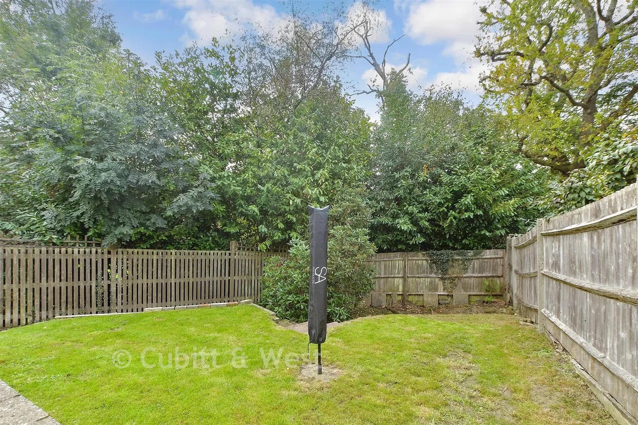 Oliver Close, Crowborough, TN6, photo 10