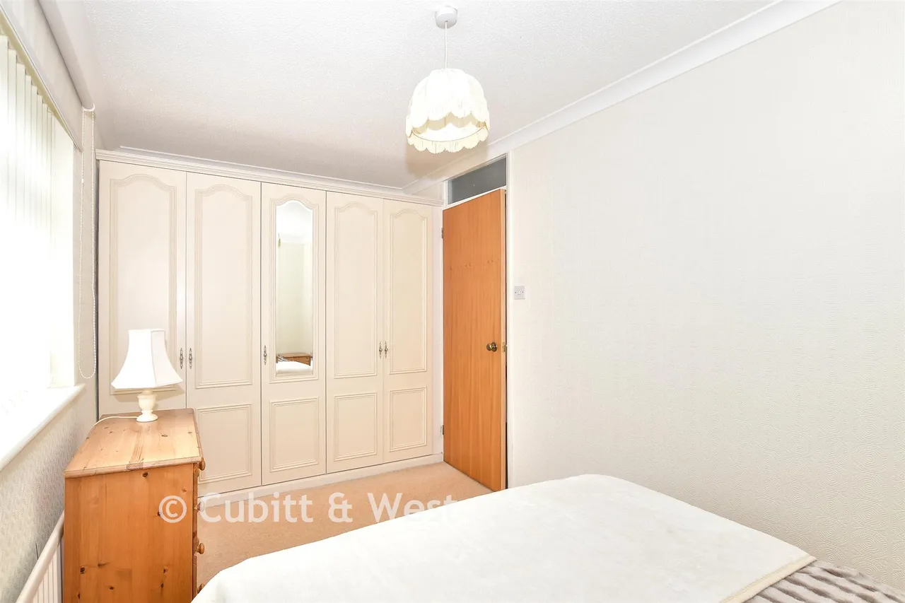 Oliver Close, Crowborough, TN6, photo 7