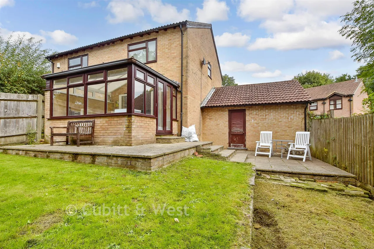 Oliver Close, Crowborough, TN6, photo 2