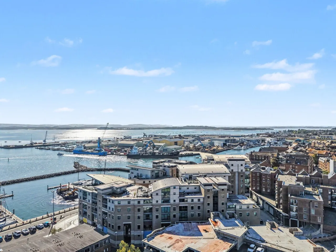 1 bed flat to rent — Dolphin Quays, Poole