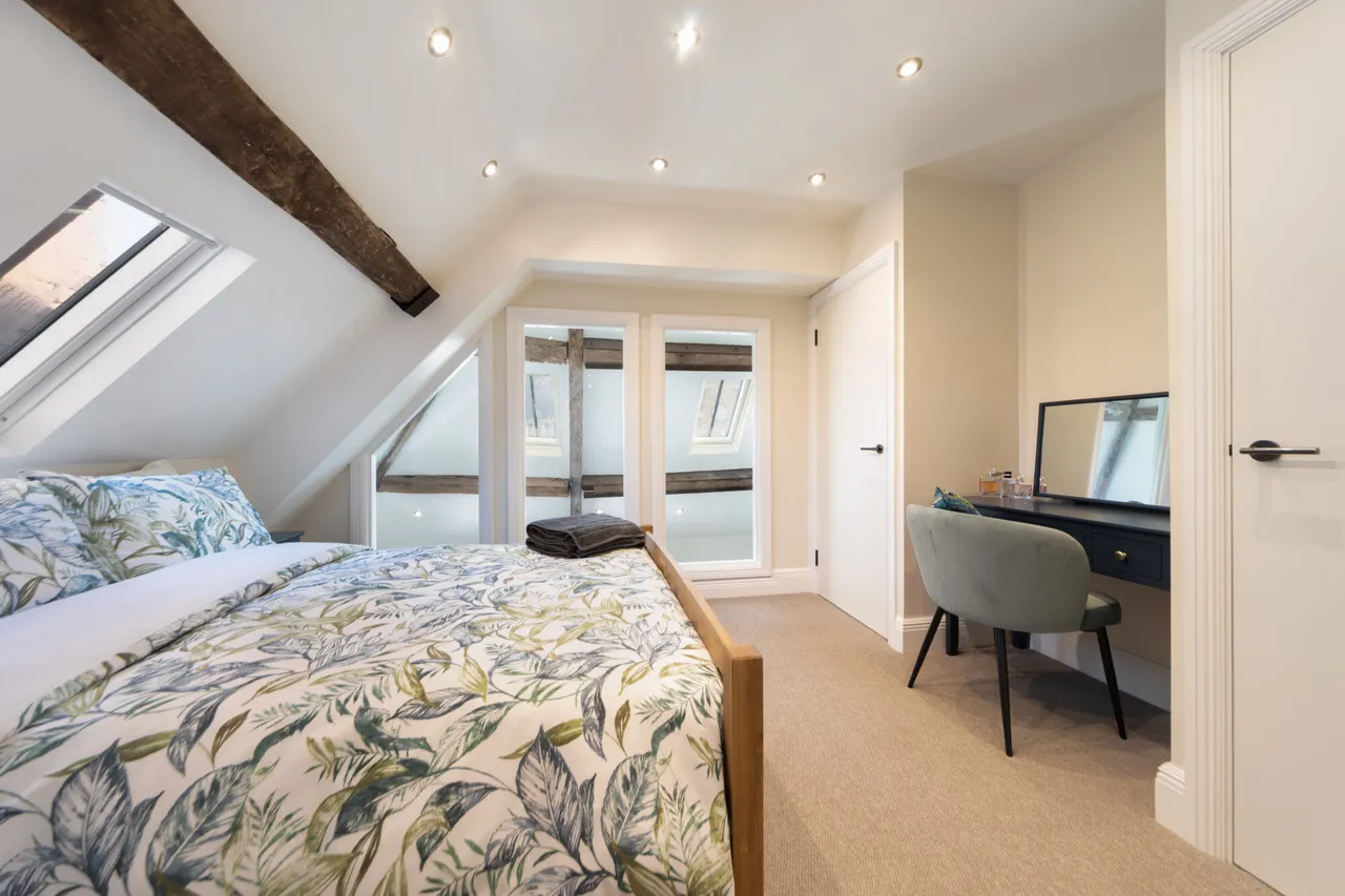 Foregate Street, WR1, photo 7