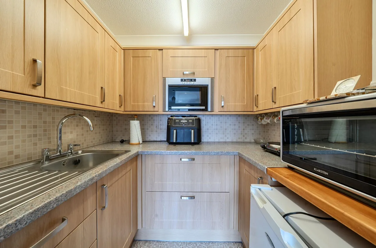 Windmill Court, East Wittering, PO20, photo 5