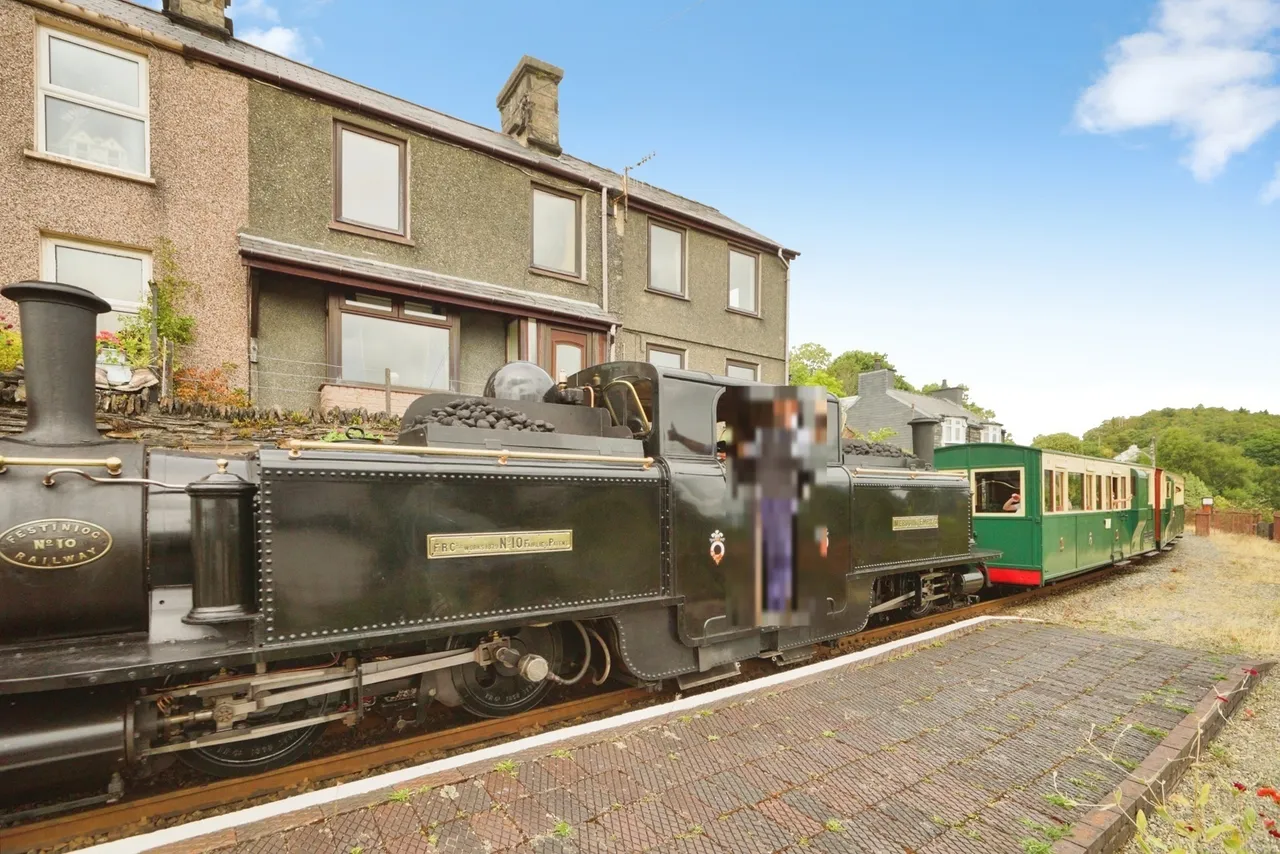 Railway Terrace, Penrhyndeudraeth, LL48, photo 15