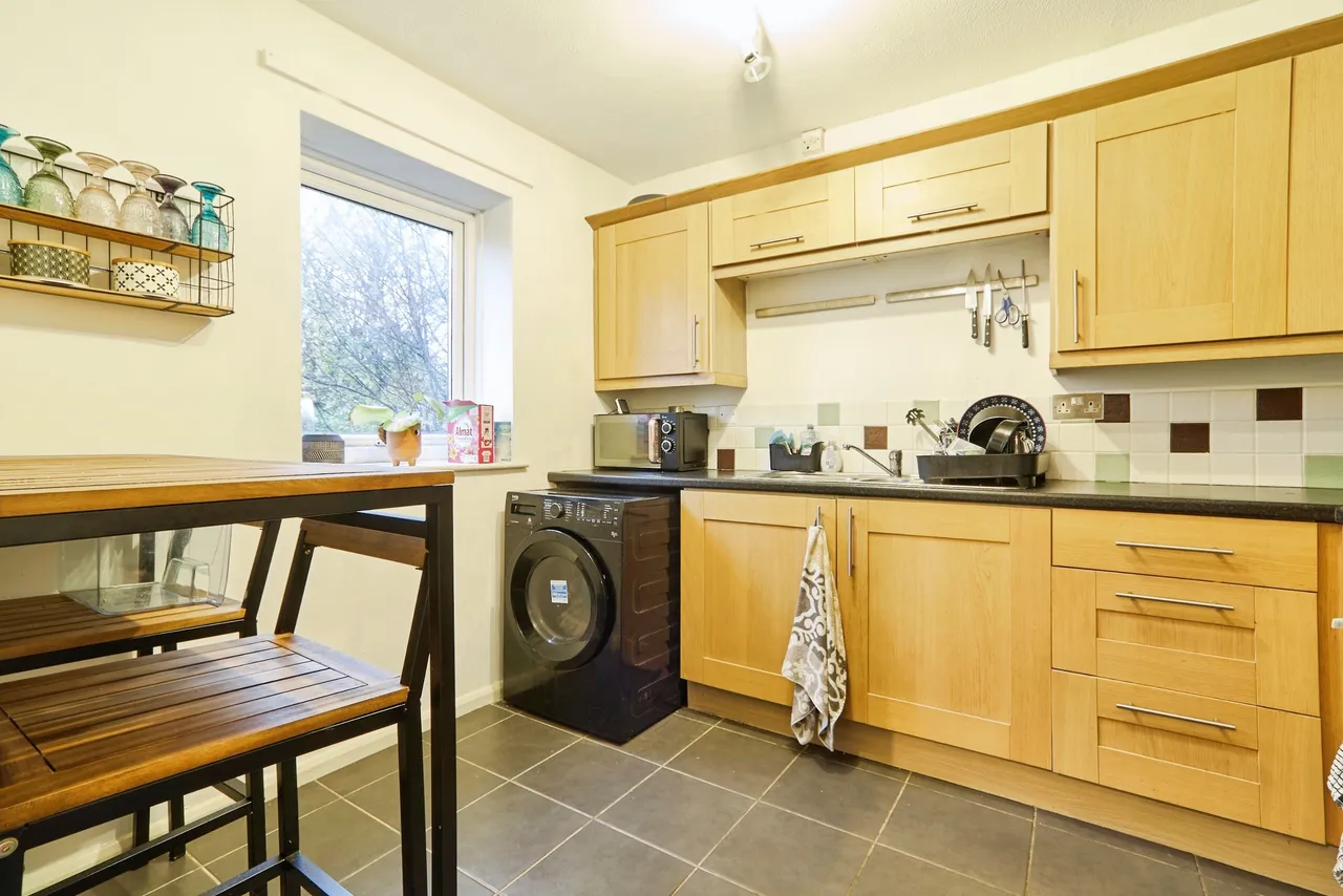 Mount Pleasant Gardens, Leeds, LS8, photo 3