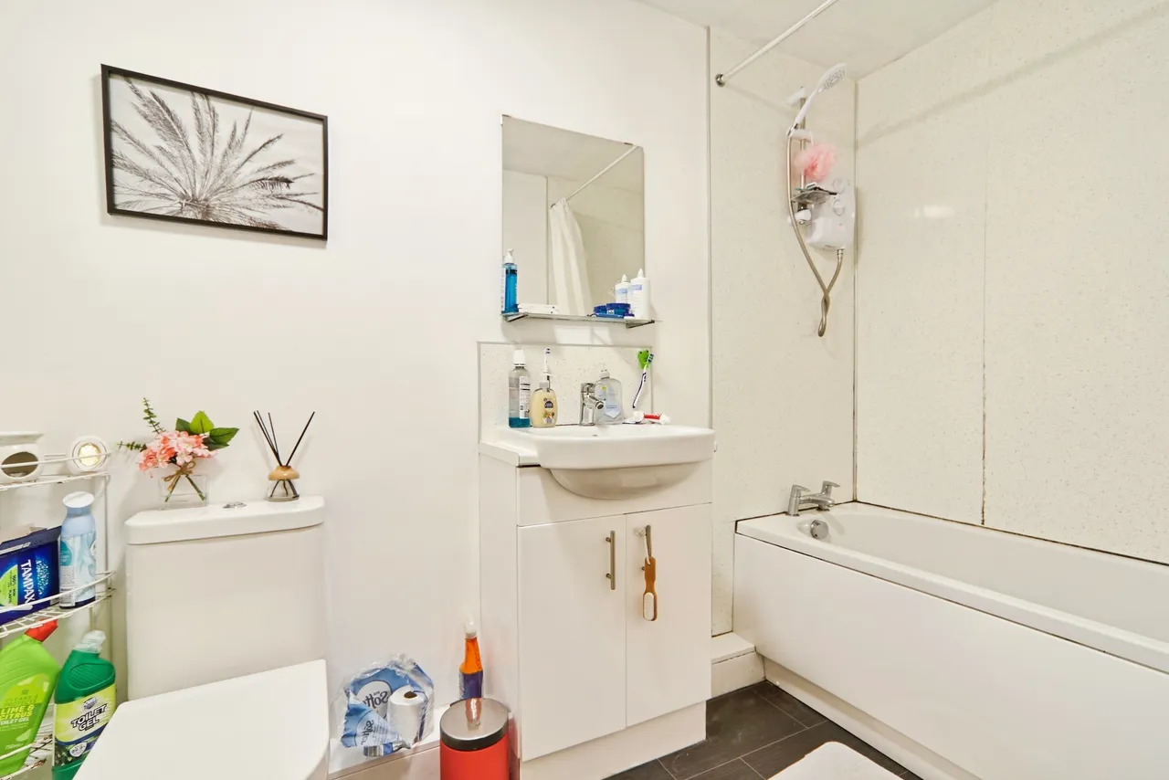 Mount Pleasant Gardens, Leeds, LS8, photo 14