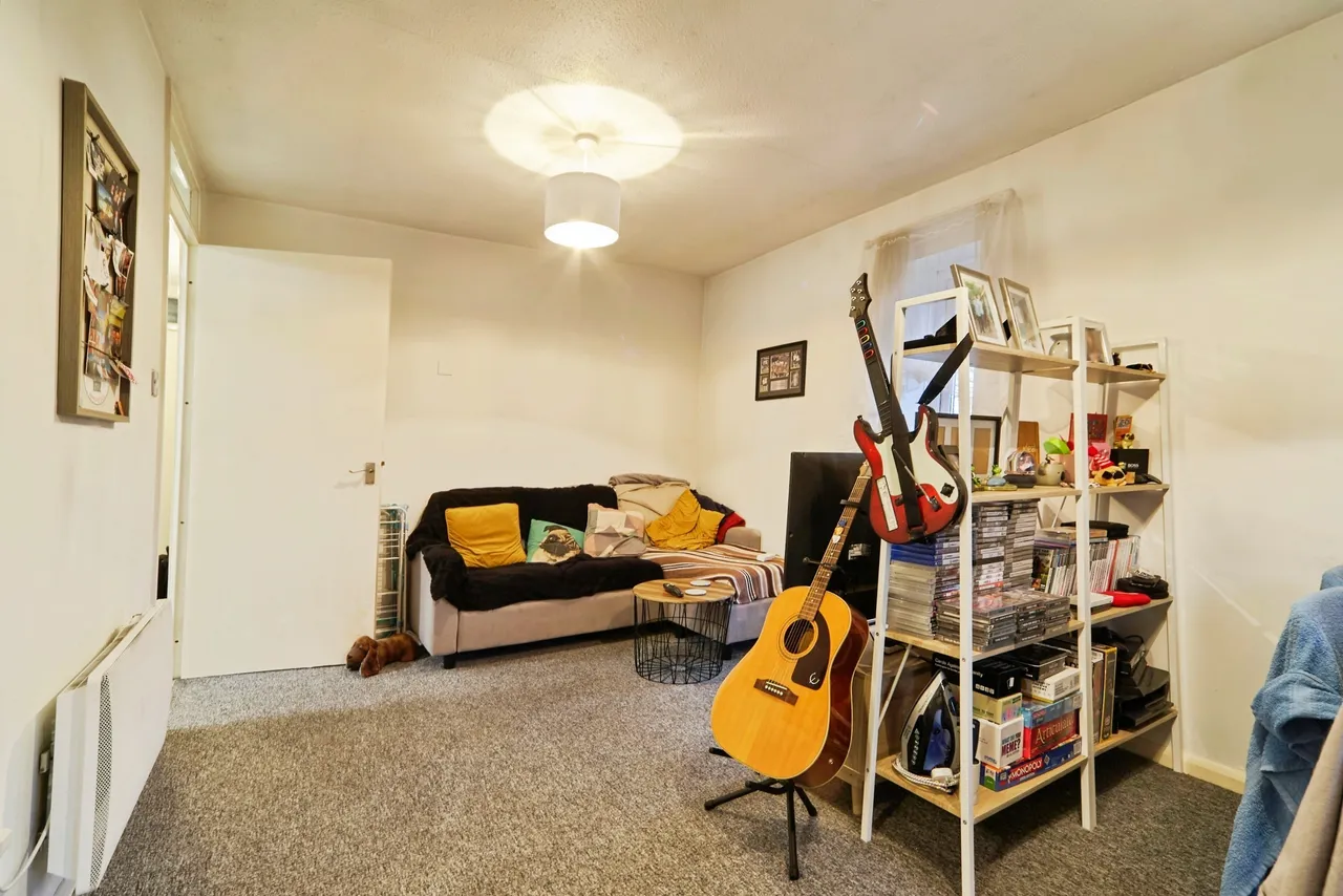 Mount Pleasant Gardens, Leeds, LS8, photo 5