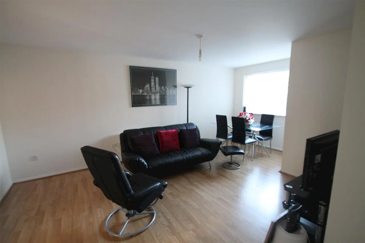 Cherry Blossom Close, N13, photo 2