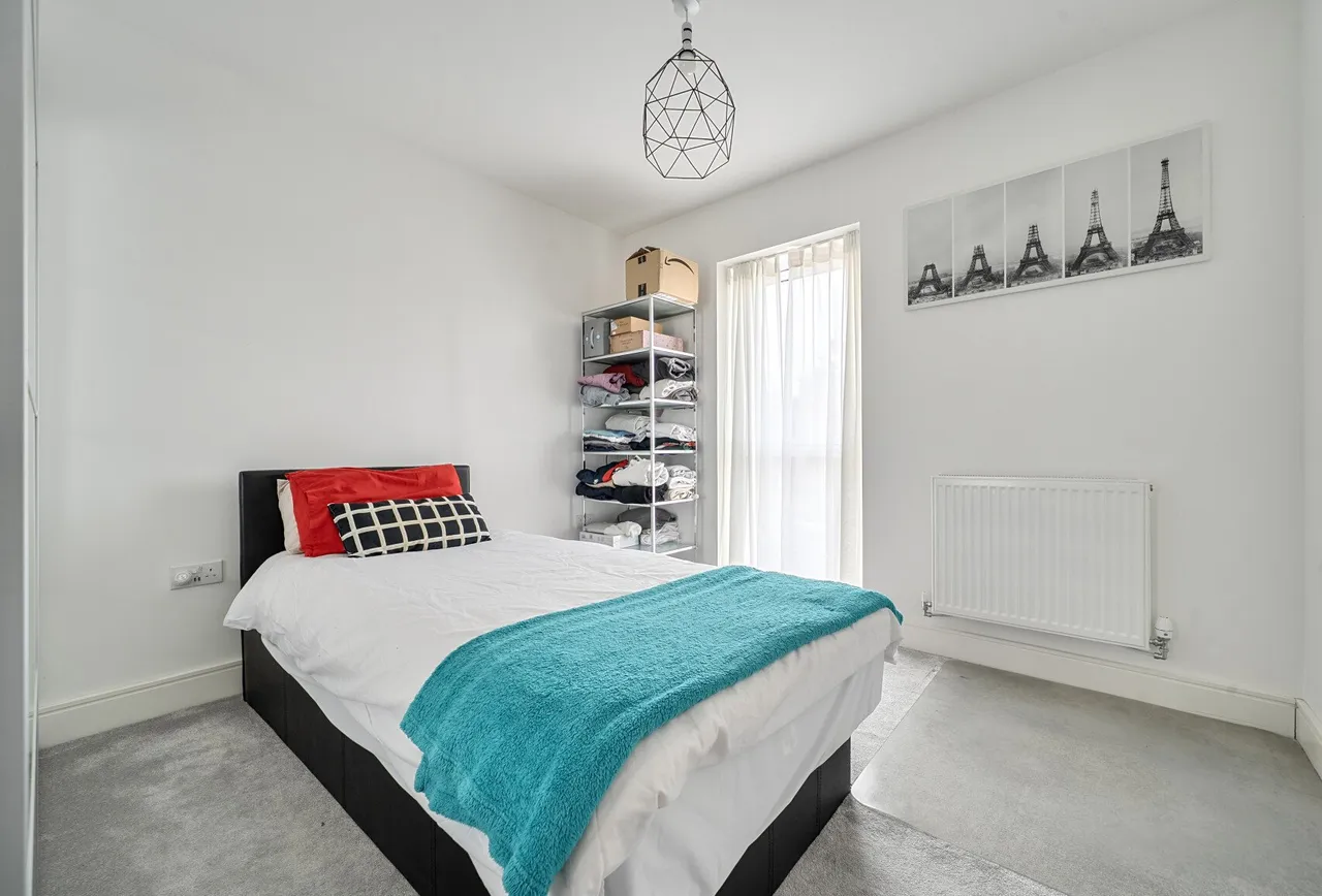 Hallowes Close, Redhill, RH1 4EB, photo 14