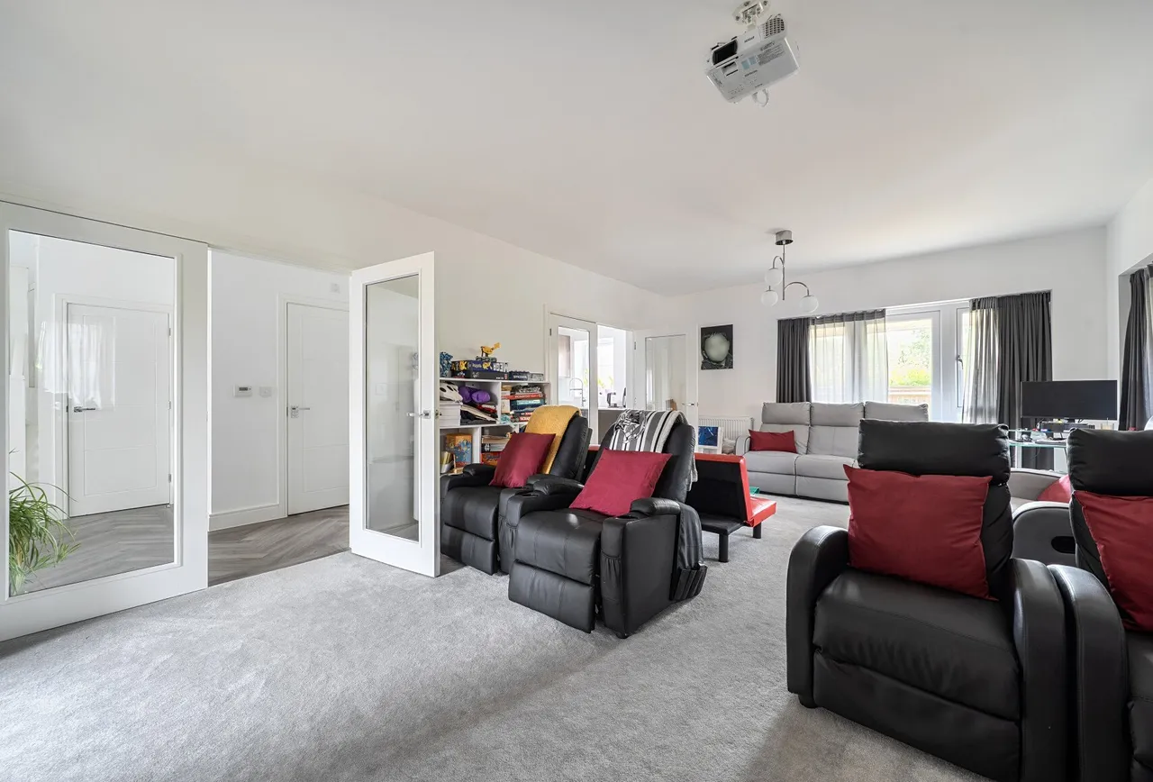 Hallowes Close, Redhill, RH1 4EB, photo 3