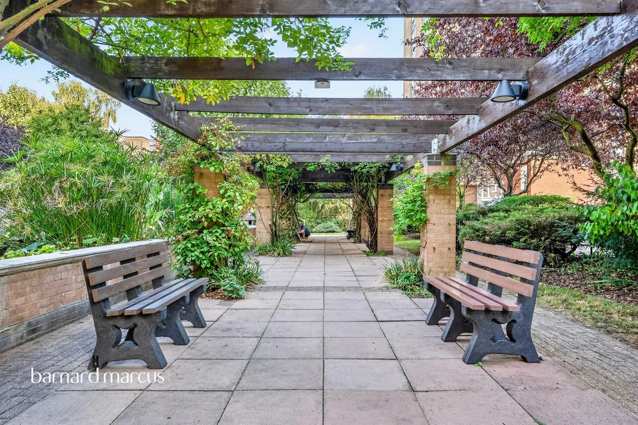 Sullivan Close, London, SW11, photo 8