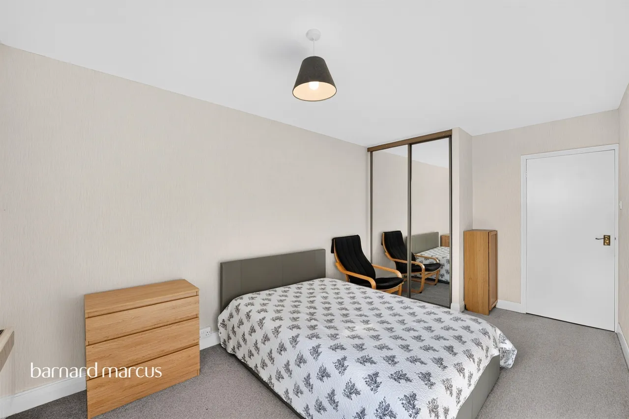 Sullivan Close, London, SW11, photo 6