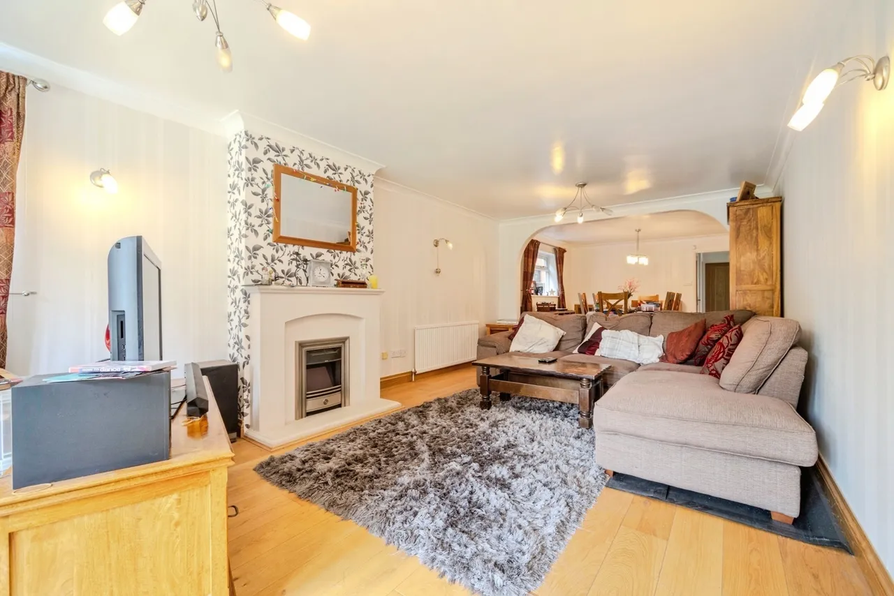 Chinnor Road, Bledlow, Princes Risborough, Buckinghamshire, HP27, photo 2