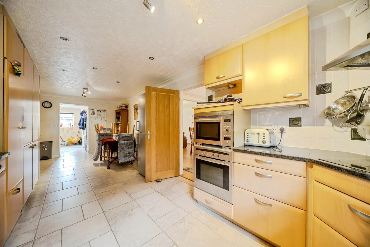 Chinnor Road, Bledlow, Princes Risborough, Buckinghamshire, HP27, photo 10