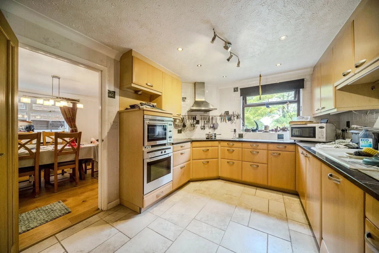 Chinnor Road, Bledlow, Princes Risborough, Buckinghamshire, HP27, photo 11