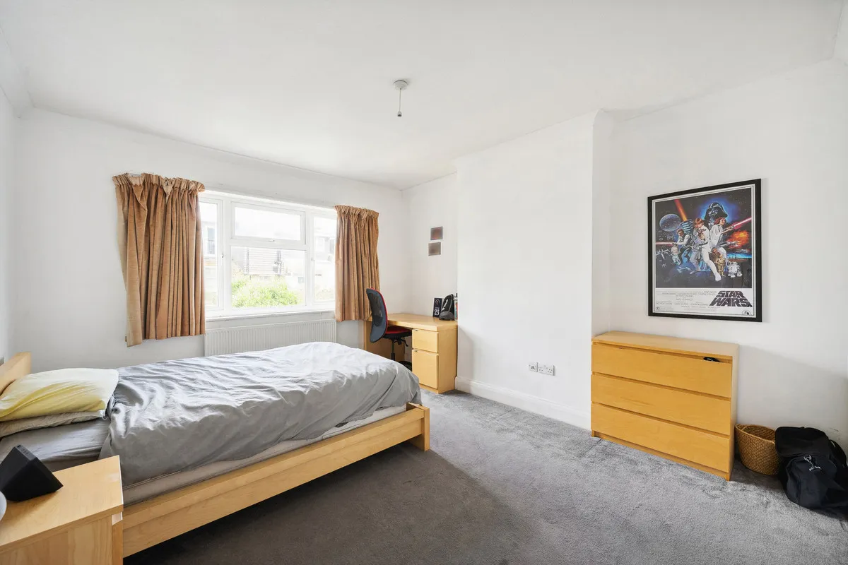 Eastbourne Gardens, London, SW14, photo 14