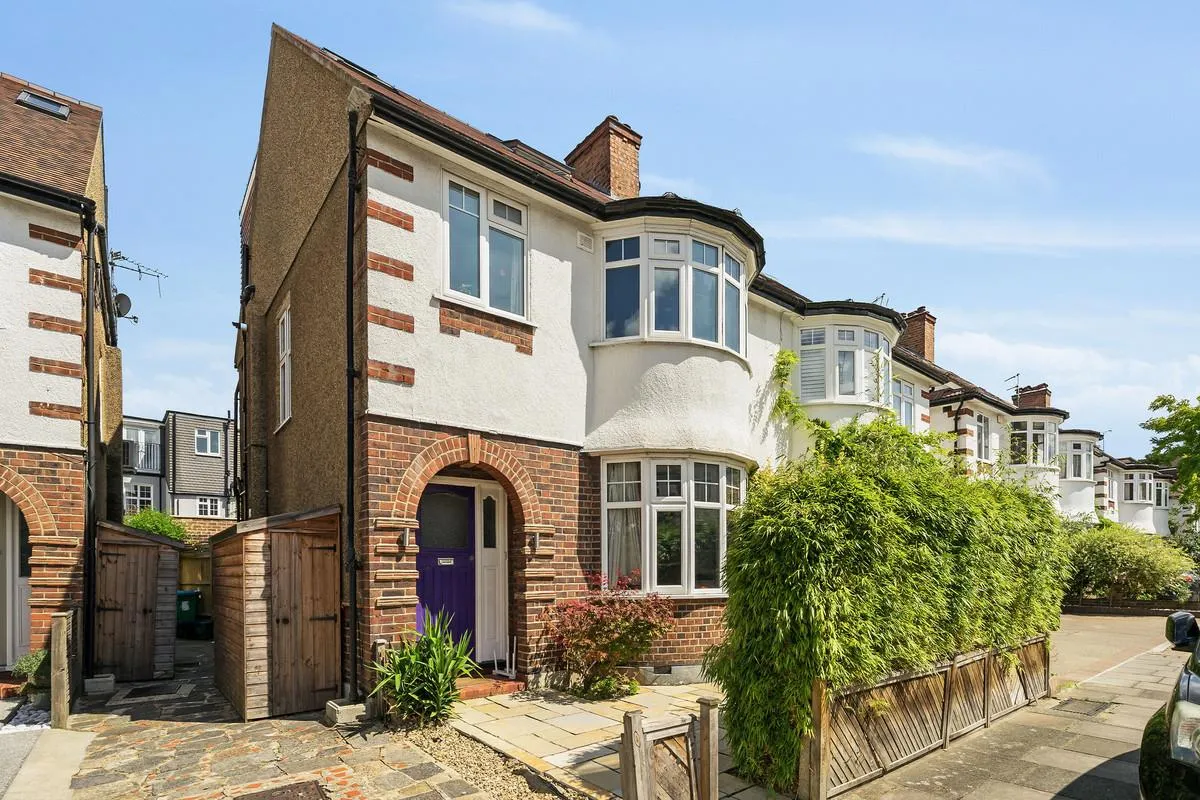 Eastbourne Gardens, London, SW14, photo 2