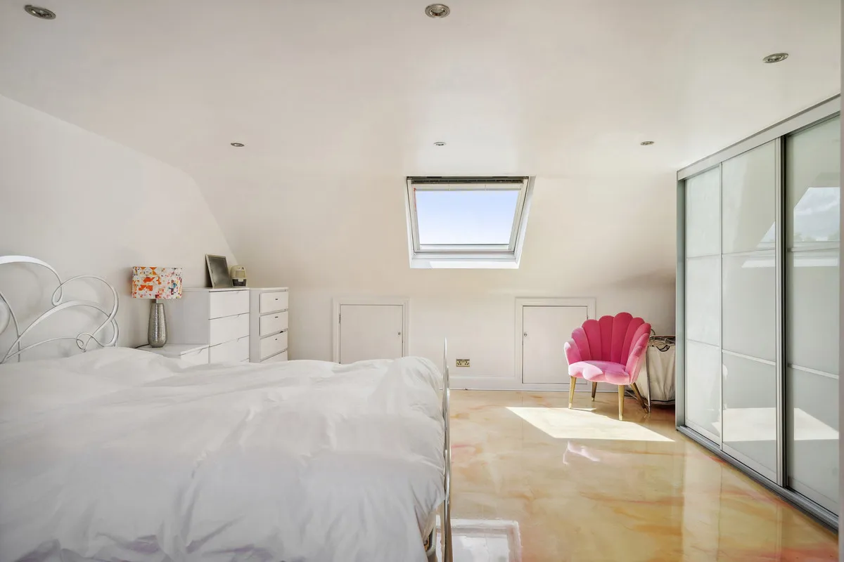 Eastbourne Gardens, London, SW14, photo 17