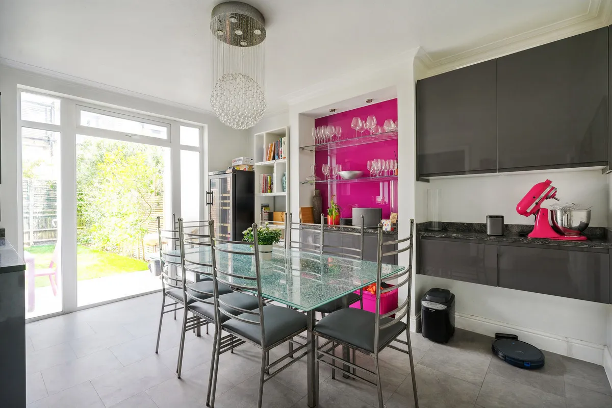 Eastbourne Gardens, London, SW14, photo 8