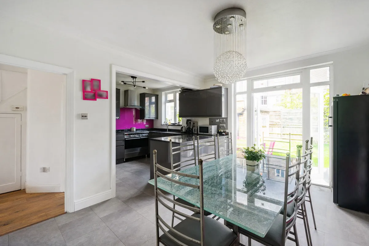 Eastbourne Gardens, London, SW14, photo 7