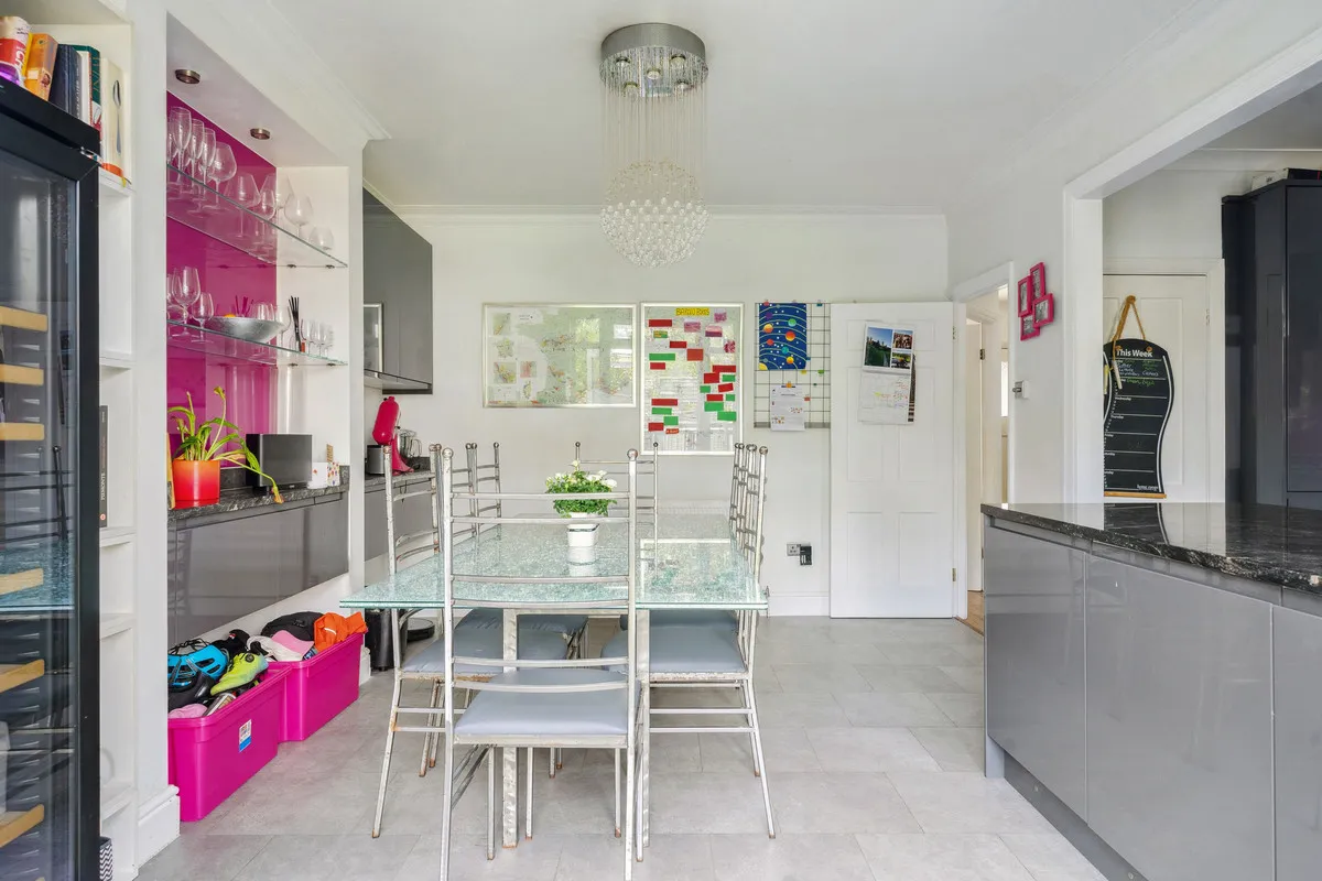 Eastbourne Gardens, London, SW14, photo 9