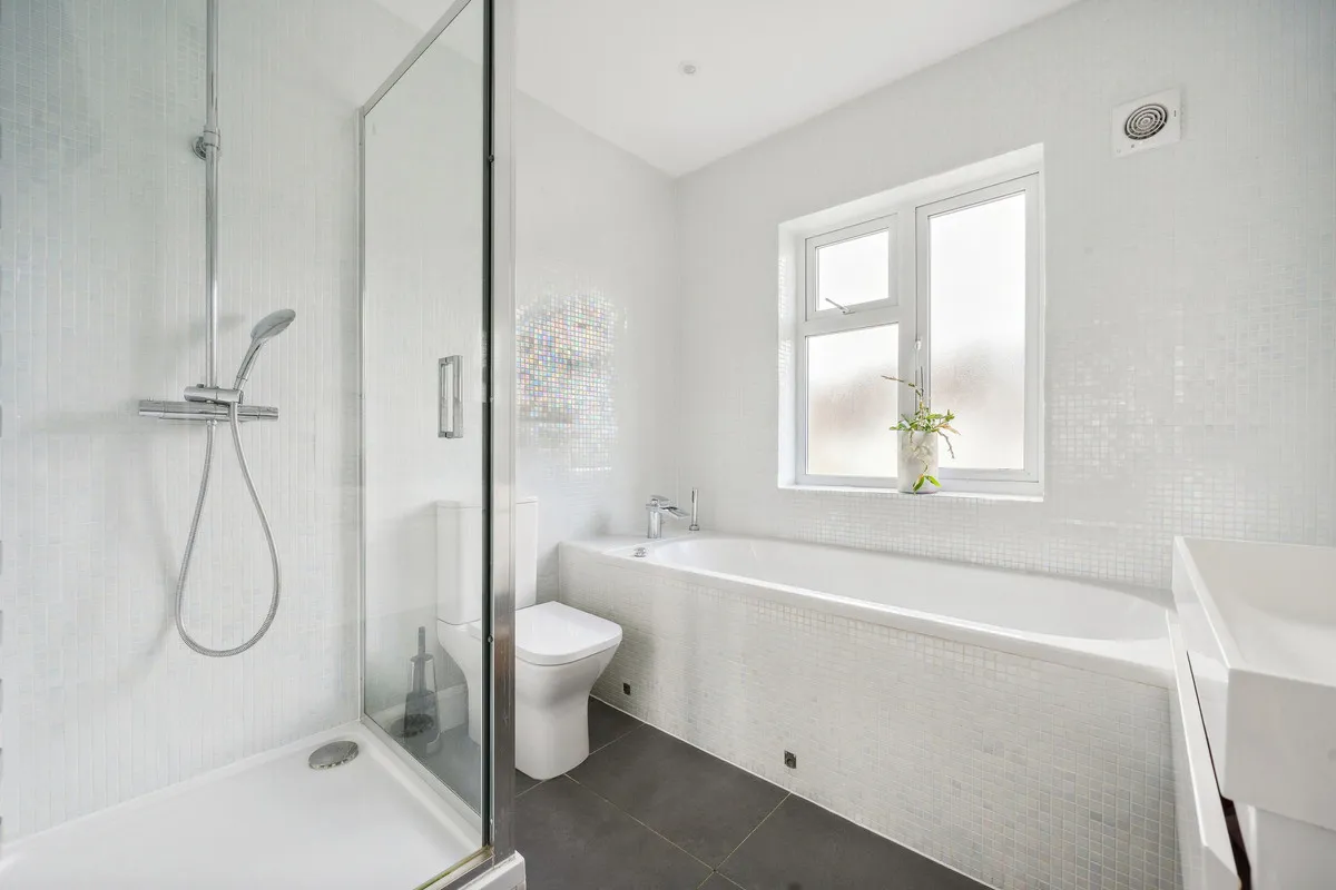 Eastbourne Gardens, London, SW14, photo 16