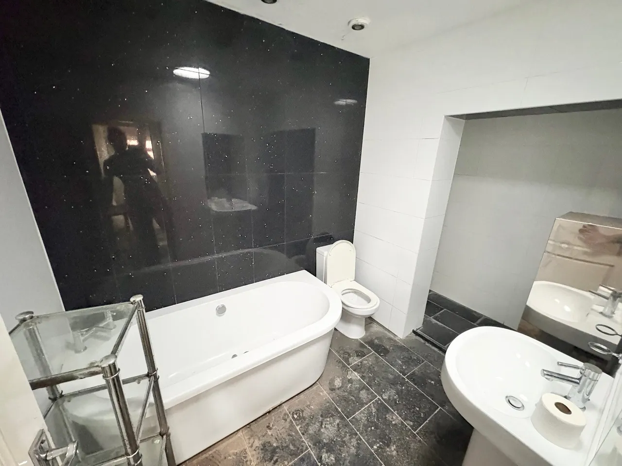 La Villetta, Bury Spinney Thorn Road, Dunstable, Houghton Regis, LU5 6JQ, photo 11