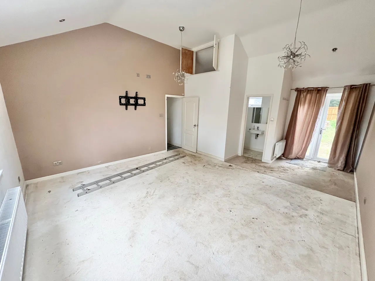 La Villetta, Bury Spinney Thorn Road, Dunstable, Houghton Regis, LU5 6JQ, photo 12