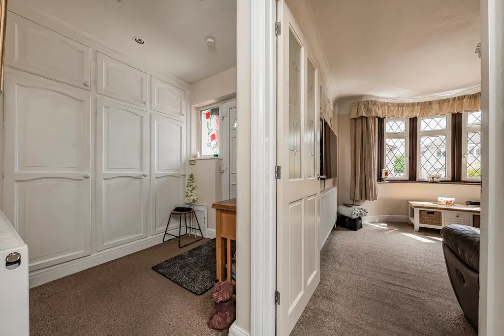 West Mead, South Ruislip, HA4, photo 33