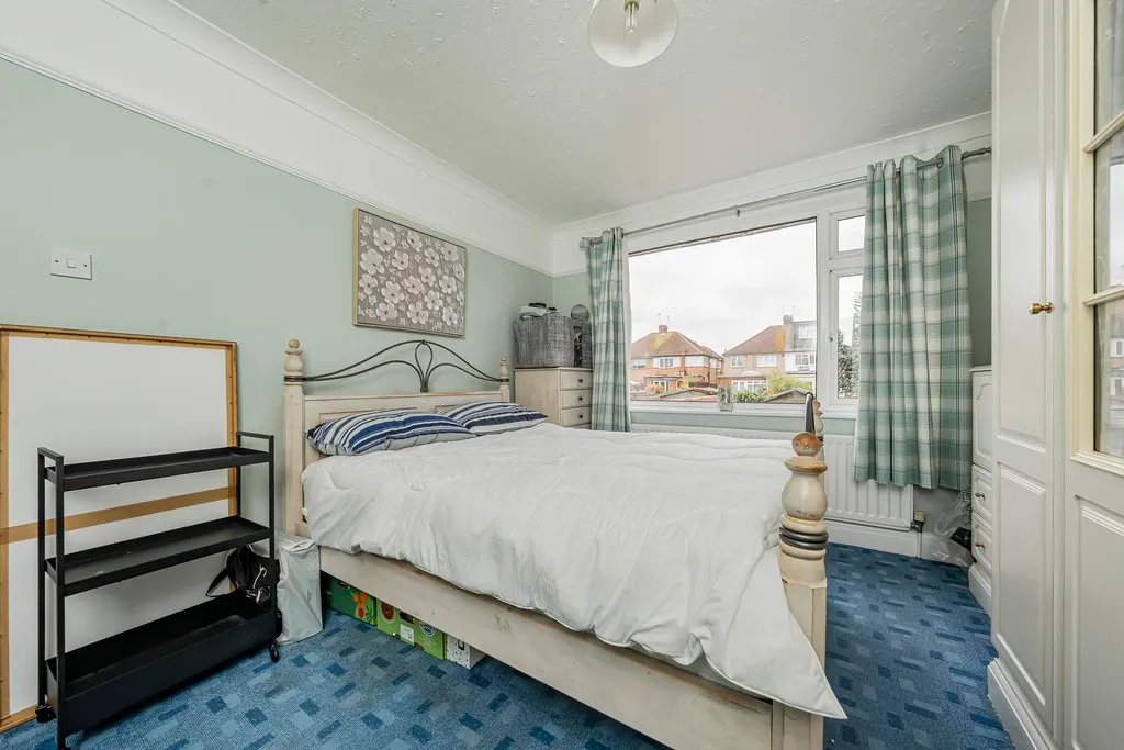West Mead, South Ruislip, HA4, photo 30