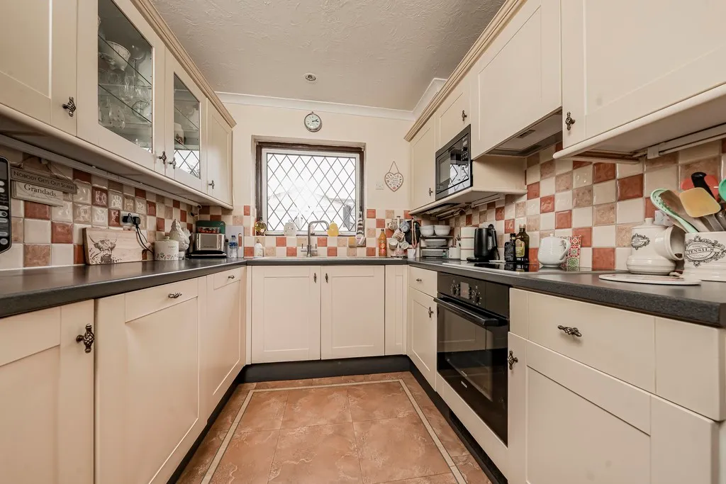 West Mead, South Ruislip, HA4, photo 23