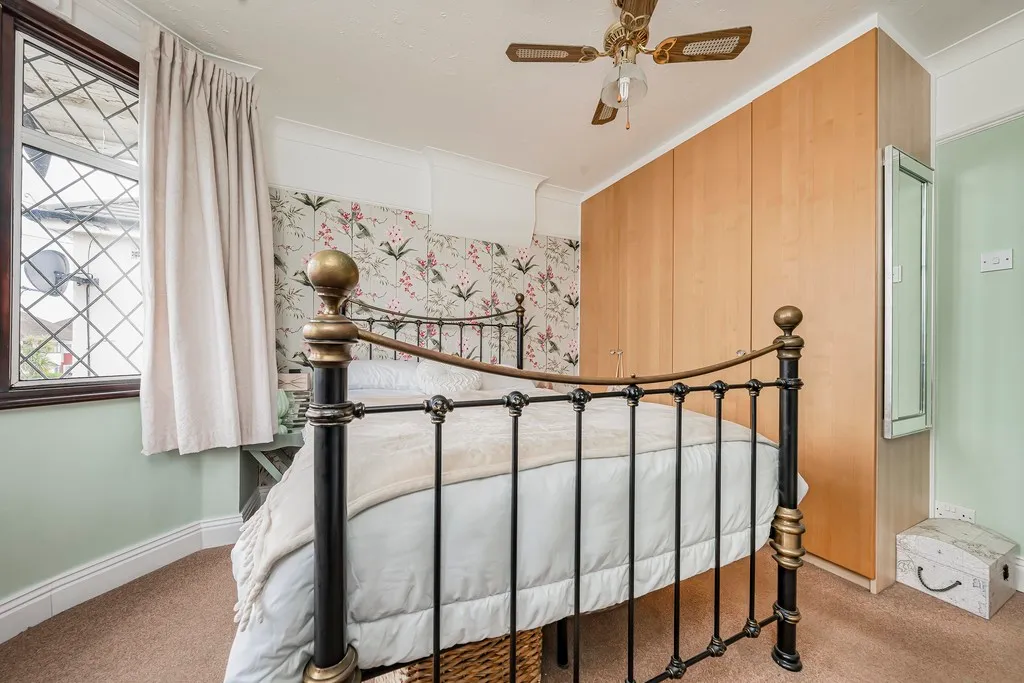 West Mead, South Ruislip, HA4, photo 14